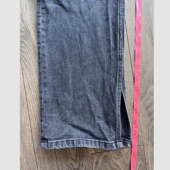 Abercrombie Curve Love High Rise Jeans Size 33/16 Charcoal Black Denim Split Hem - Picture 7 of 8
